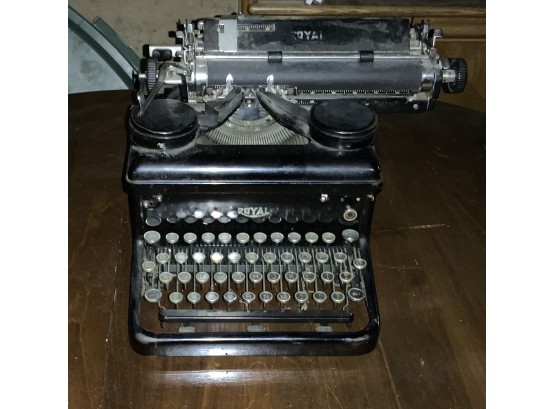Antique Royal Typewriter ~ Model KHM ~