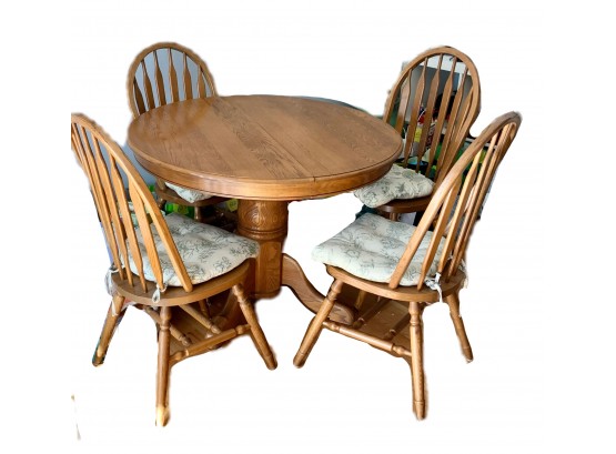 Oak Pedestal Table W Four Chairs