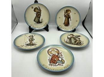 5 Vintage Hummel Plates ~ 4 Christmas & 1 Mothers Day