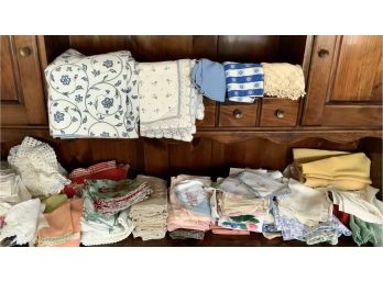 Large Vintage Linen Lot ~ Napkins, Handkerchiefs & More ~