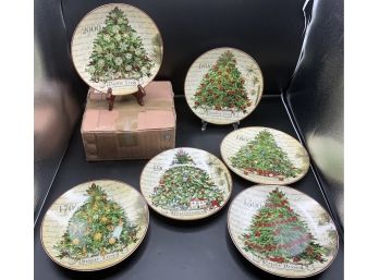 12 Christmas Tree Traditions Desert Plates