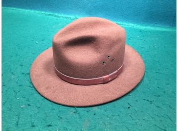 Vintage Country Gentleman Pure Wool Felt Fedora Hat. Size Large. 21/16' Brim. Leather Band.