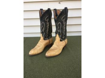 Vintage Mens Size 7 1/2D Larry Miller El Paso Black And Tan Leather Cowboy Boots.  In Excellent Condition.