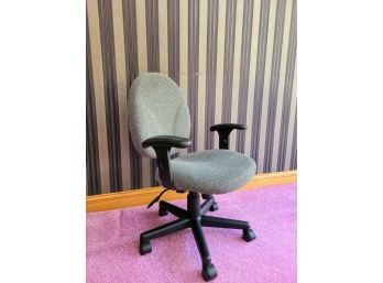Grey Fabric Computer Chair With Arm Rest