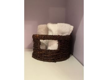 Small Towel Basket With 2 White Hand Towels