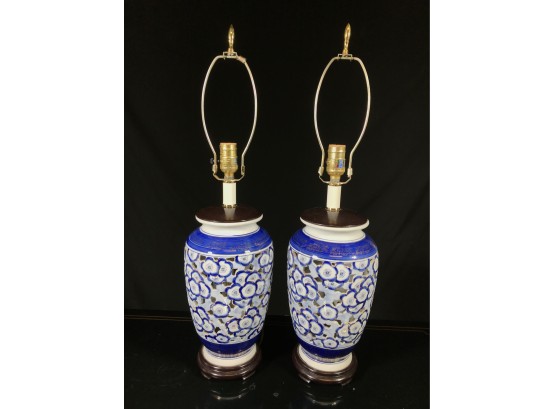 Very Pretty Pair Of Lotus Flower Porcelain Lamps On Rosewood Bases - Excellent Condition - VERY NICE !