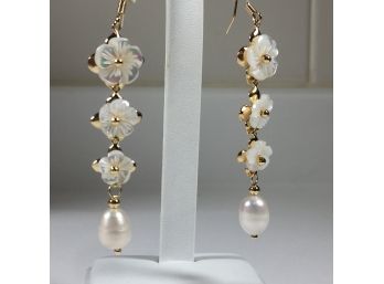 Very Pretty Sterling Silver / 925 Earrings With Mother Of Pearl & Freshwater Pearls - Very Pretty Pair