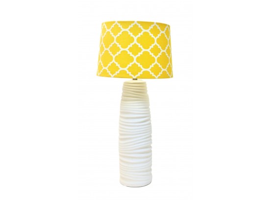 B45 Mushroom Table Lamp With Yellow Lattice Shade