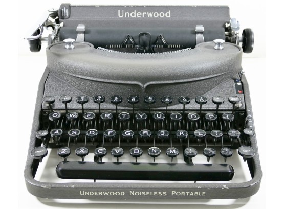 Antique (1941) Underwood Noiseless Portable Typewriter Restored And Reconditioned - Elliot Fisher