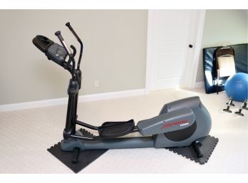 LIFE FITNESS 9500HR Professional Elyptical 9500R (Retail $3800)