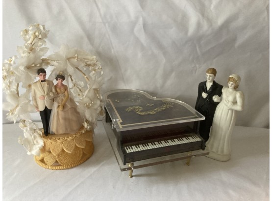 Vintage Cake Tops For Weddings And A Piano Music Box