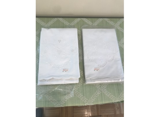 Four (4) New Linen &  Pillowcases