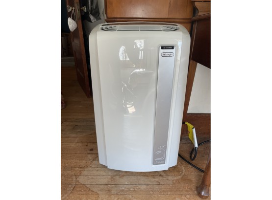 Like New De Longhi Air Conditioner With Cover And Remote