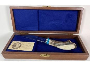 Fantastic  Proud Bear  Commemorative Cased Hunting Knife With Bone Handle Inlaid With Jade