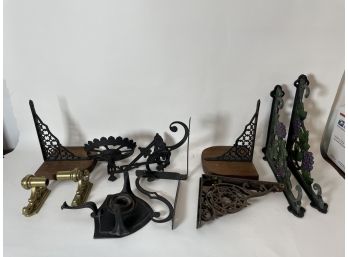 Great Lot Of Antique Cast Iron Shelf Brackets