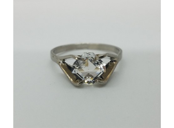 Vintage Size 8 Sterling Silver Ring With A Large Rhinestone Or CZ.