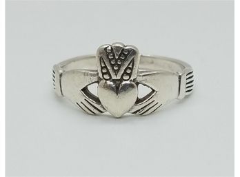 Beautiful Vintage Size 8 Sterling Silver Irish Claddagh Ring