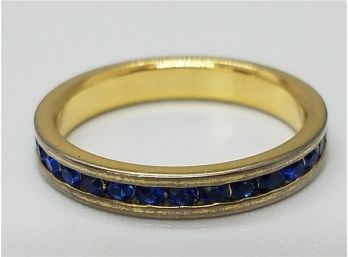 Exquisite Gold Plated Size 8 Ring With Sparkling Blue Glass Stones All The Way Around