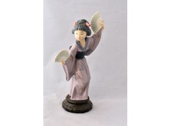 Lladro 'Madame Butterfly Japanese Geisha' No 4991 (Imperfect)