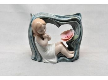 Lladro 'Childhood Fantasy' Figurine Complete With Box No 010.08130 (Imperfect)