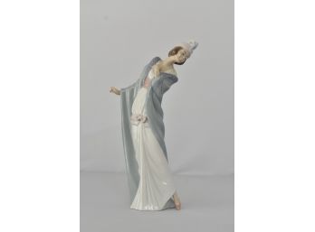 Lladro 'The Flirt' Figurine No 5789 (Imperfect) Add Photos