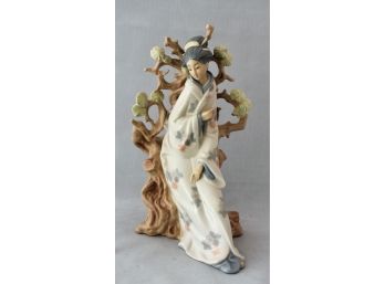 Lladro 'Geisha' Figurine No 4807 (Imperfect)