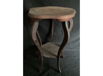 Clover Top Side Table With Curved Legs