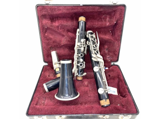 CL 300 Selmer Bb Clarinet With Case