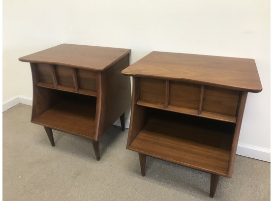 Mid Century Modern Kent Coffey 'The Eloquence' Pair Of Side Tables / Nightstands