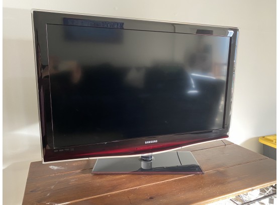 Samsung Television TV With Remote