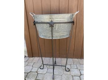 Galvanized Oval Bucket With Stand For Ice And Drinks