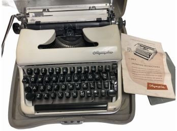 Vintage Olympia White Typewriter - Model SM3