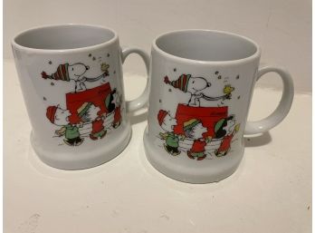 Pair Of Collectible Peanuts Christmas Mugs 1975