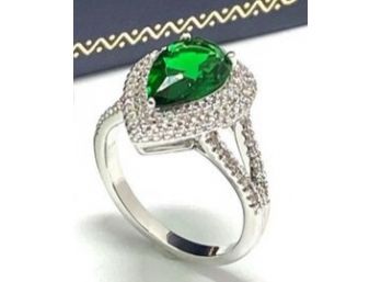 Beautiful Fashion Pear Shaped Emerald & CZ Ring With White Gold Overlay Size 8
