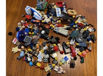 Lego Lot Of Miscellaneous Toy Figures And Parts