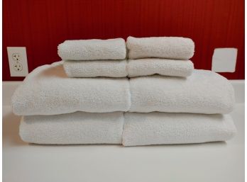 Lynova White Bath Towels & Hand Towels (4)