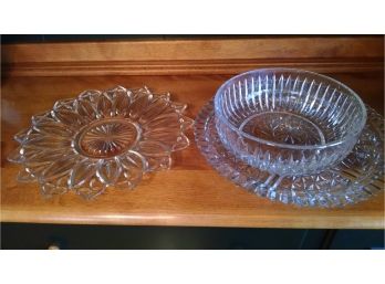 Lot Of 3 Glass Pieces - 2 Round Platters, 1 Bowl
