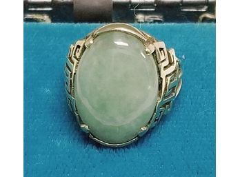 14kt Gold & Jade Ring - Total Weight 6.1 Grams.  Apprx Size Is 6 1/2
