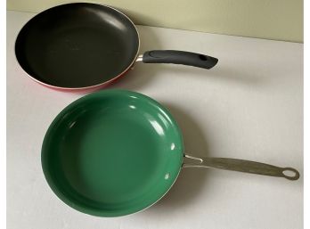Two Non-Stick Pan Frying Pans, New Orgreenic Kitchenware In Green & Martha Stewart In Red