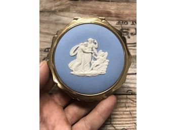 Vintage Stratton English Cameo Compact Makeup Carrying Case