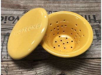Yellow Livestrong Porcelain Colander With Lid For Tea