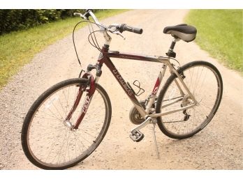 Top Of The Line Amazing TREK 7100 MULTITRACK Bicycle With Promax Brakes, SHIMANO Gears