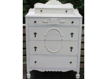 Vintage FARMHOUSE CHIC Style Chest Of Drawers!