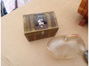 Lot Of  4 Items Banks And Ash Tray