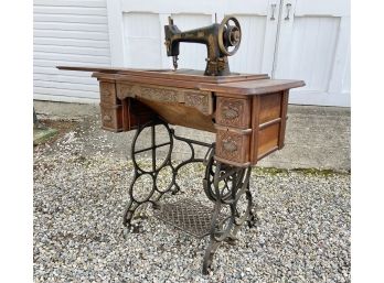 Antique Loeser No 6 Sewing Machine & Treadle Table