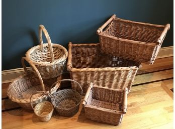 Lot Of 7 Round And Rectangular Baskets