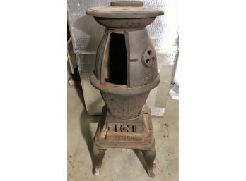 Vintage UNCO Cast Iron Pot Belly Stove