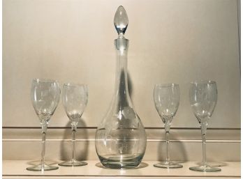 Pretty Floral Etched Decanter With 4 Wine Glasses