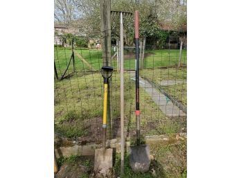Lot Of (3) Garden Tools - Shovel, Spade, Rake