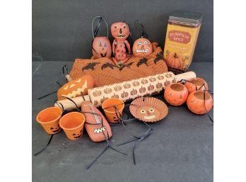 Pumpkin Shape Rolling Pin With Halloween Apron And Decor